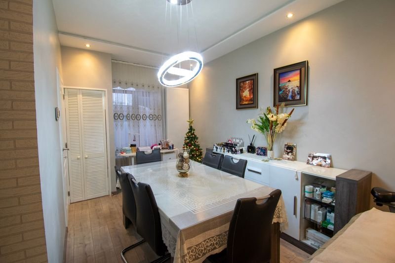 Totaal gerenoveerde en instapklare energiezuinige woning — foto 2